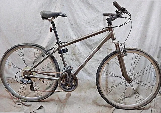 2017 Schwinn Trailway Hybrid Bike Medium 17.5" Front Suspension Cafe Commuter :)